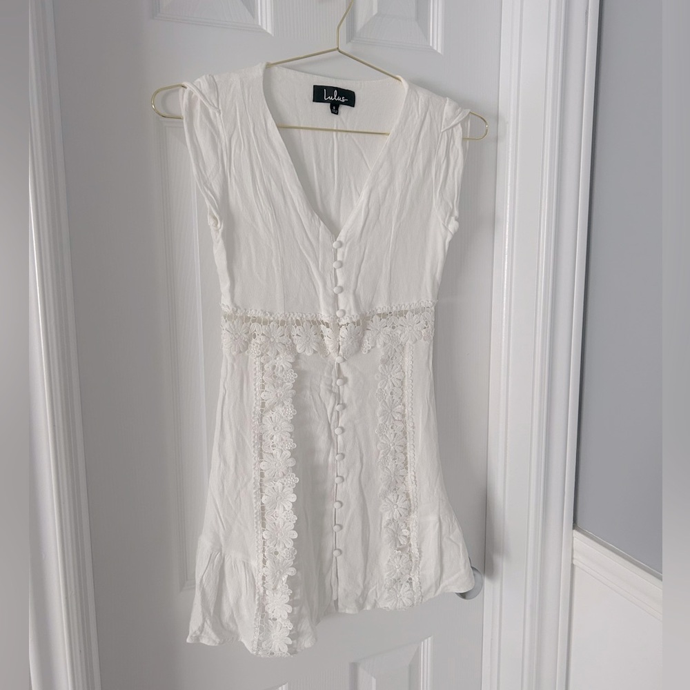 Lulus White Sleeveless Button-Down Top